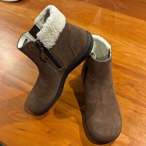 REVITALIGN Orthotic Brown Suede Cozy Cuff Ankle Boot Trestle Boot